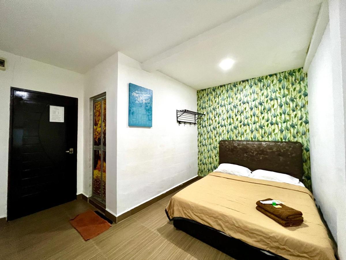 Homestay 55 Johor Bahru Exterior photo