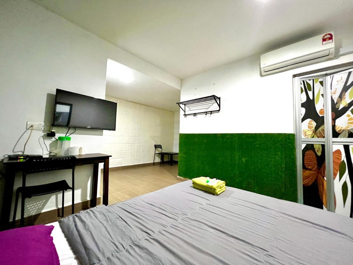Homestay 55 Johor Bahru Exterior photo
